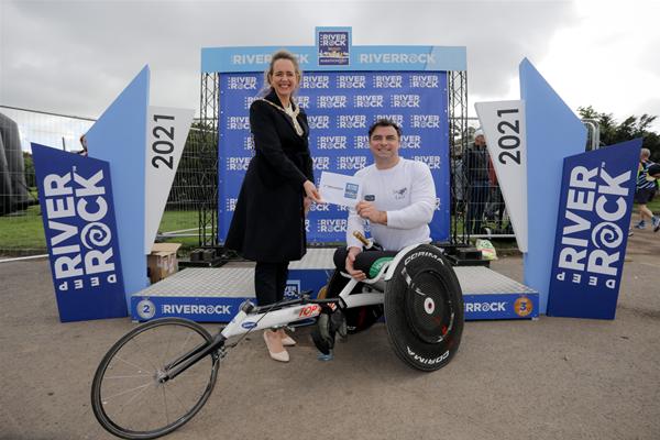 2021-belfastmarathon-wheelchairwinner.jpg